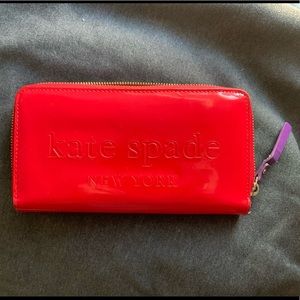 Kate spade patent leather continental zip wallet